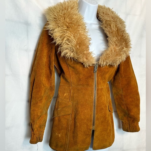 Sears Vintage Suede Fur Coat: A Timeless Piece for the Classic Fashionis… - Picture 2 of 15